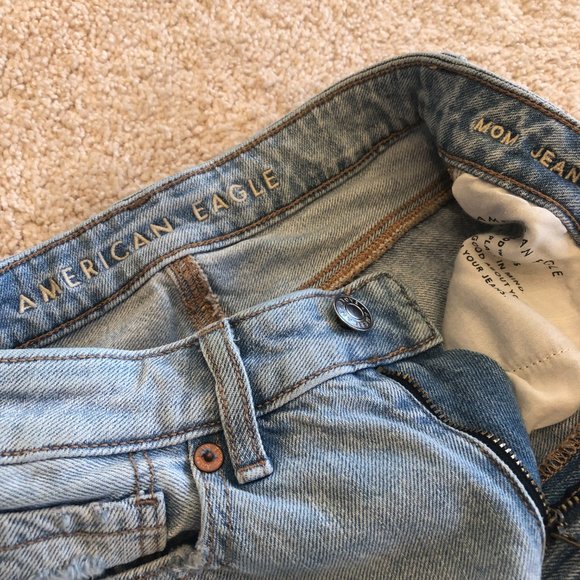 American Eagle Hi-Rise Mom Jeans - Picture 3 of 5